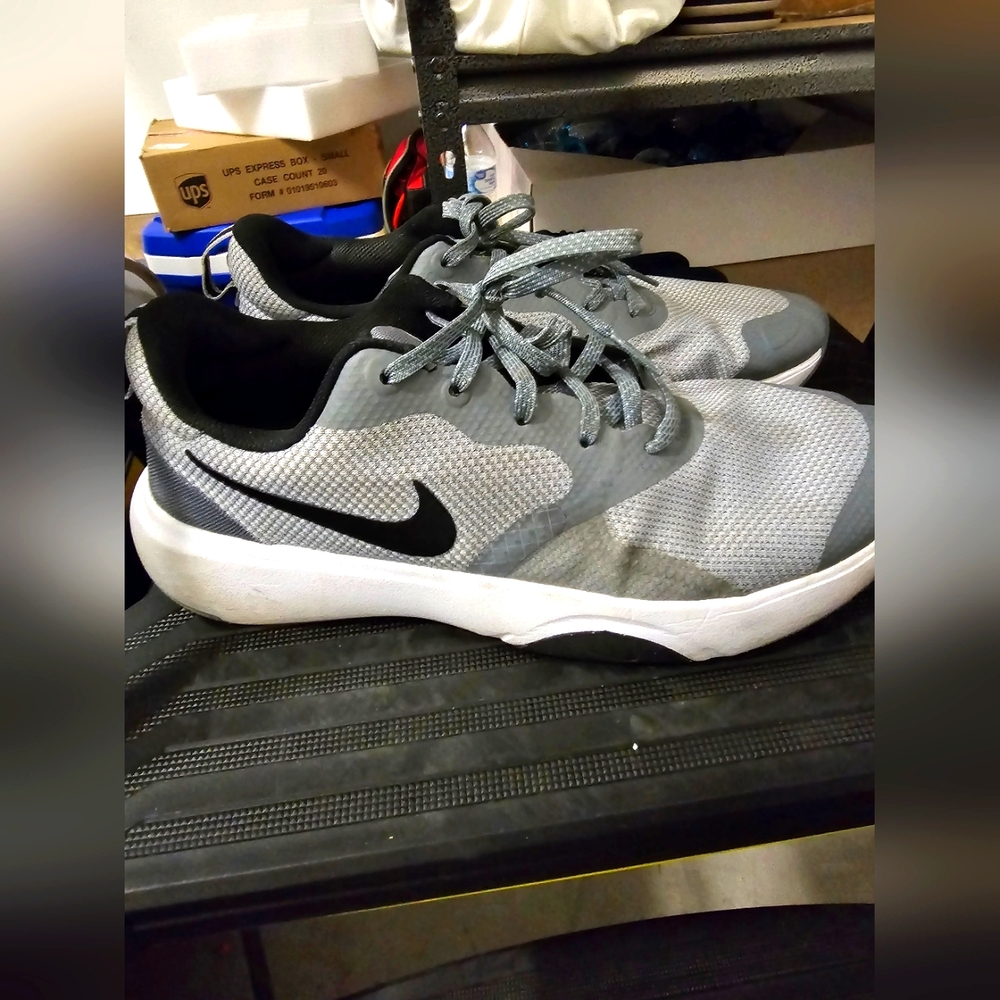 Men's Nike City Rep Training Shoe in Gray